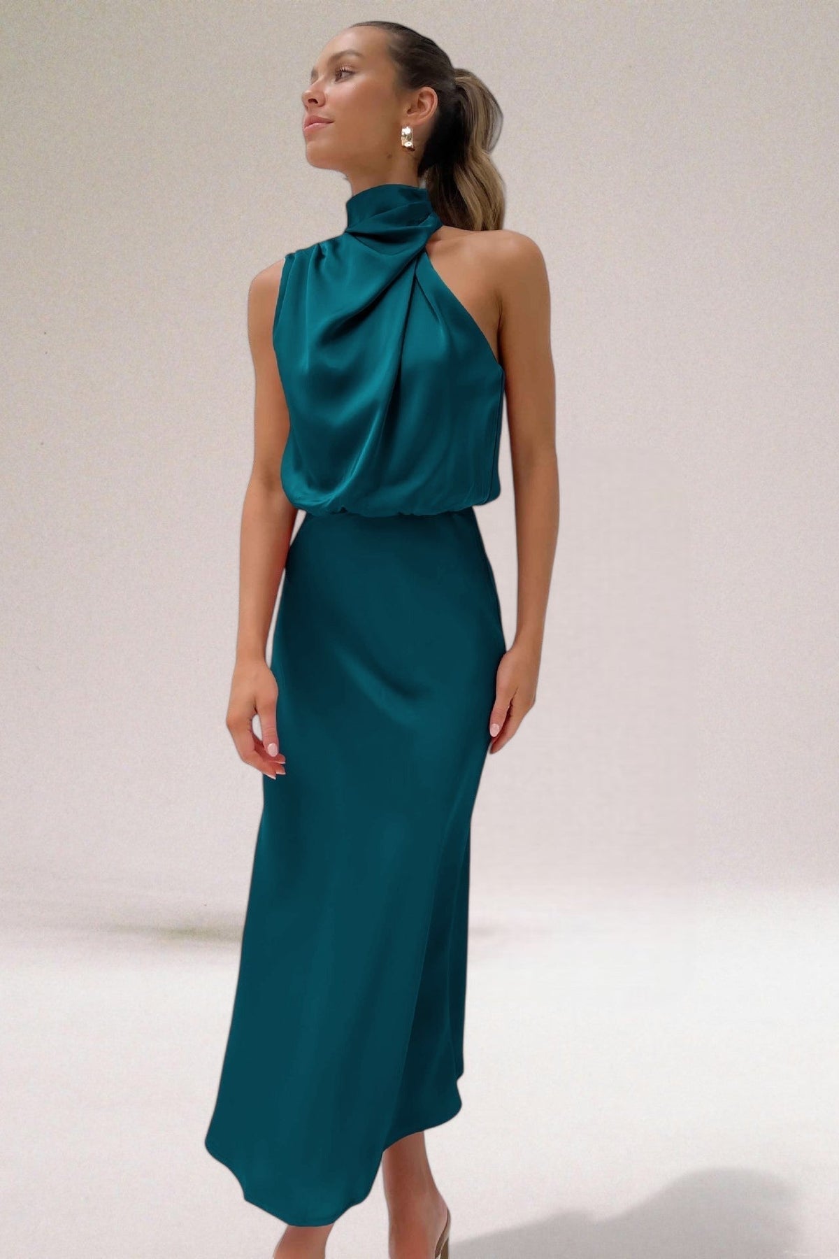 Women's Elegant Halter-Neck Maxi Dress
