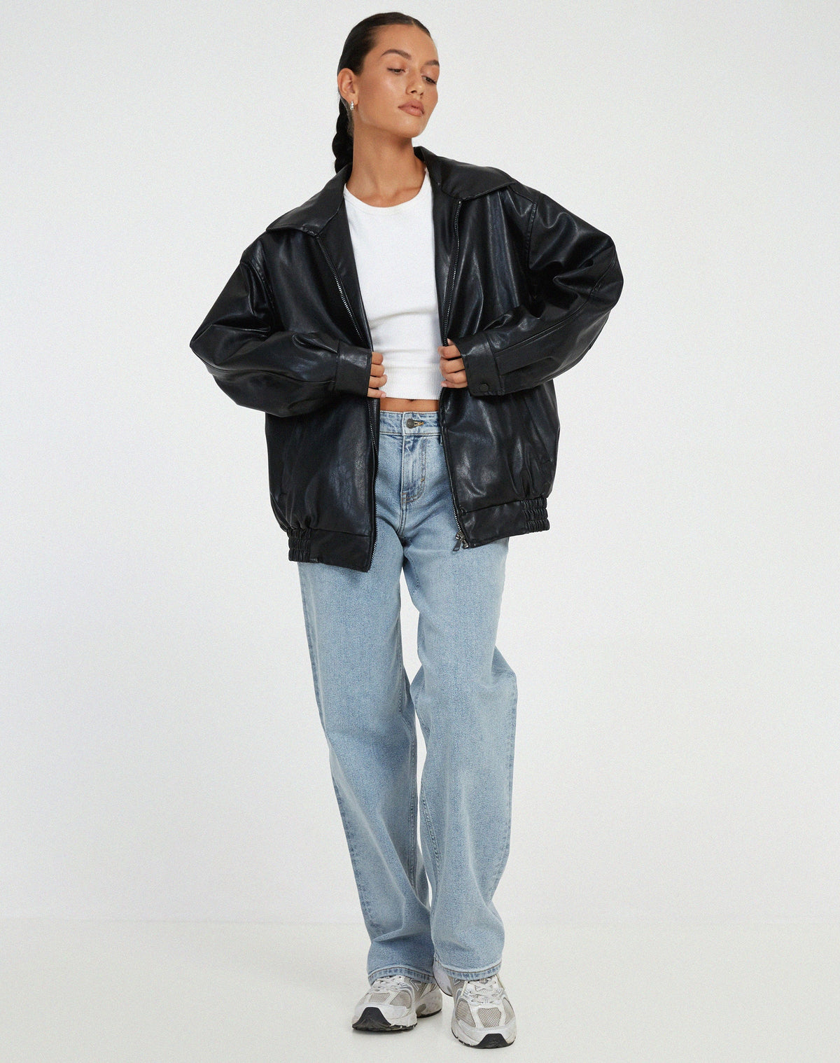 Giacca oversize da donna in pelle con cerniera