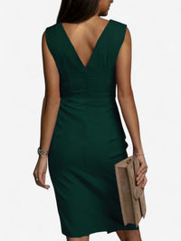 Robe longue ajustée sans manches pour femme avec décolleté en V et fente