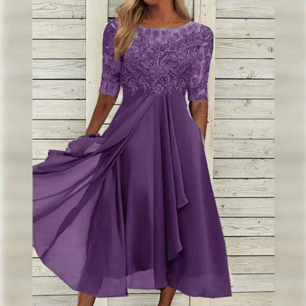 Robe midi en dentelle avec manches 3/4