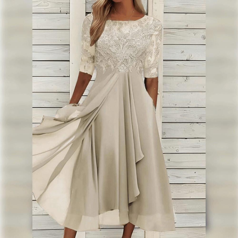 Robe midi en dentelle avec manches 3/4