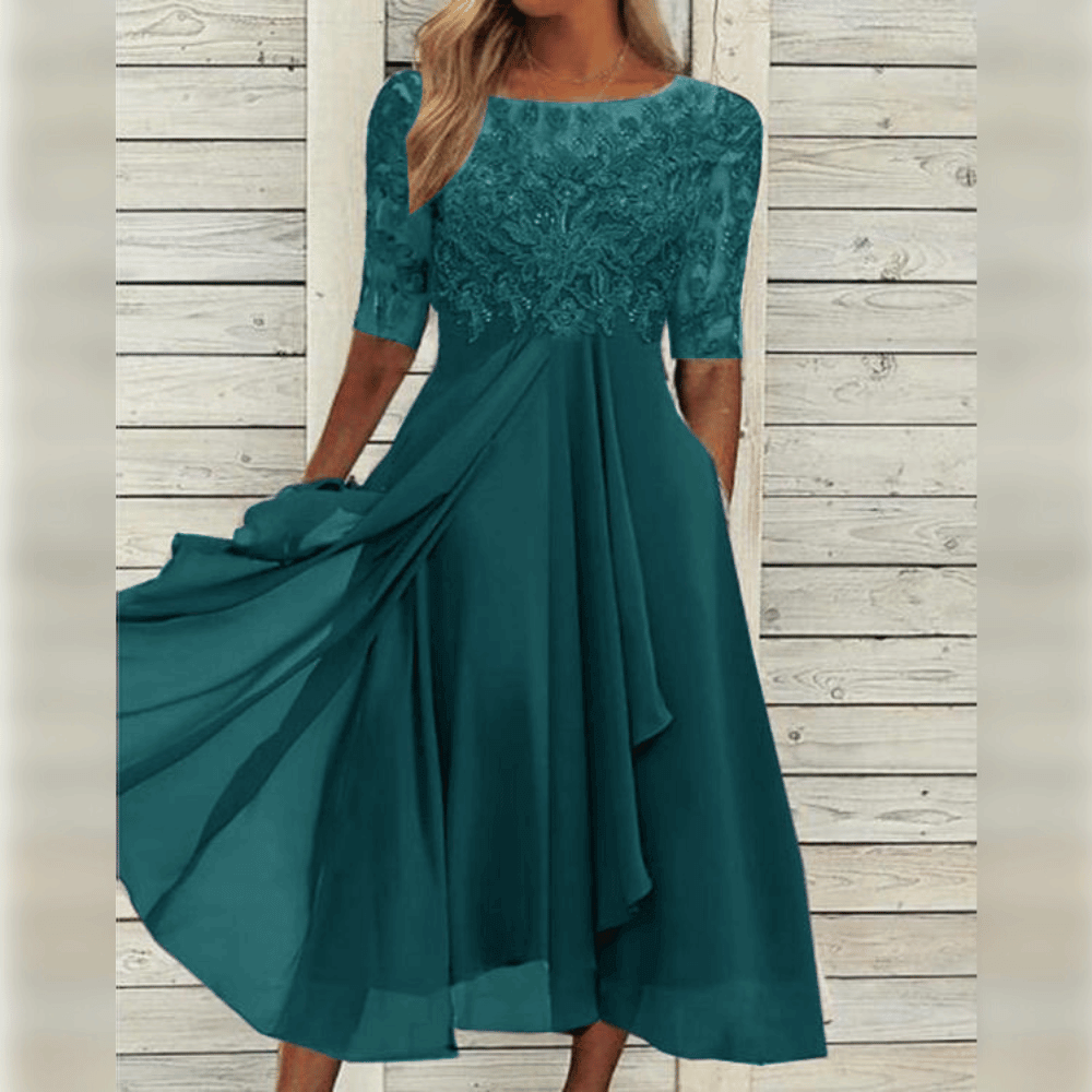 Robe midi en dentelle avec manches 3/4