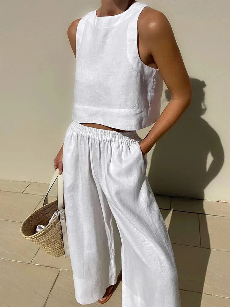 Completo da donna in lino con top e pantaloni ampi