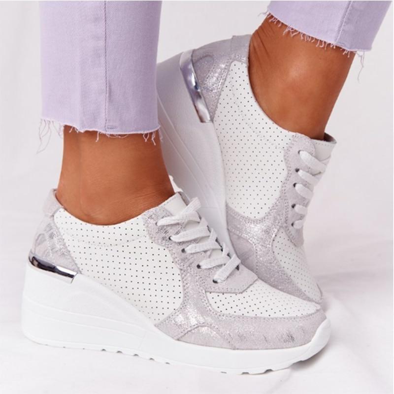 Sneakers ortopediche da donna con zeppa e lacci