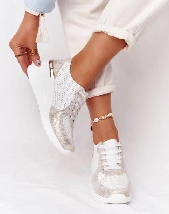 Sneakers ortopediche da donna con zeppa e lacci
