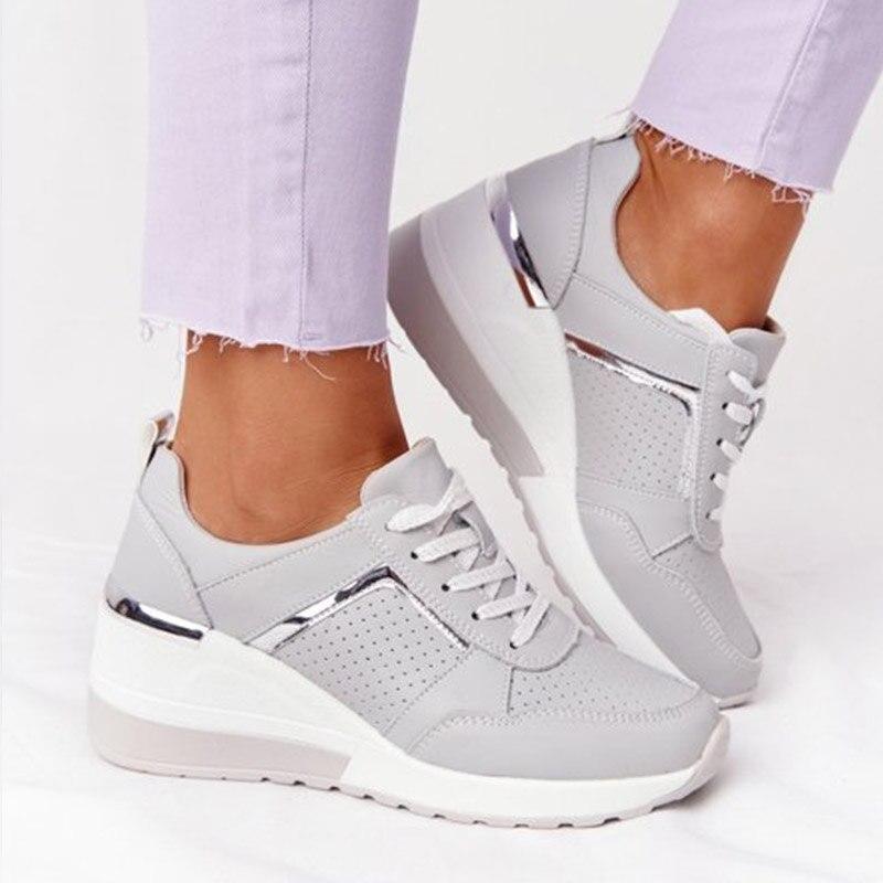 Sneakers ortopediche da donna con zeppa e lacci
