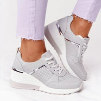 Sneakers ortopediche da donna con zeppa e lacci