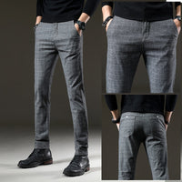 Pantaloni eleganți bărbătești în carouri