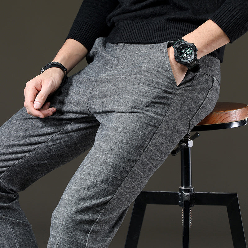 Pantaloni eleganți bărbătești în carouri
