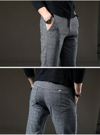 Pantaloni eleganți bărbătești în carouri