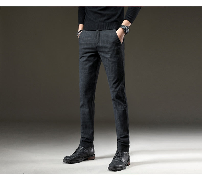 Pantaloni eleganți bărbătești în carouri
